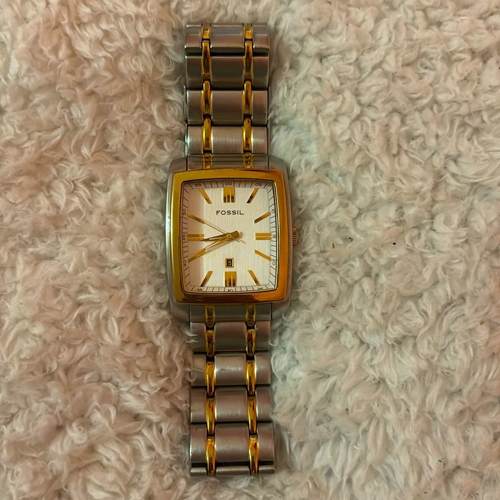 FOSSIL PUSH-BUTTON DEPLOYANT WATCH FOR WOMEN
ARKITEKT 
FS-4318